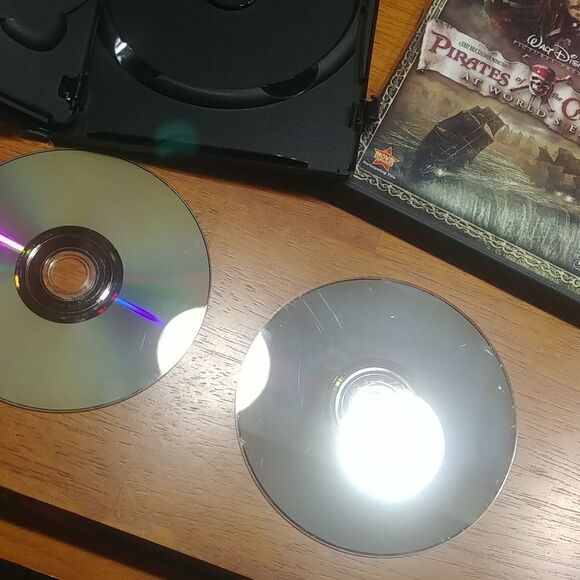 2) 2-Disc sets of Pirates of the Caribbean dvd Dead Man's Chest & At Worlds end - Picture 8 of 8